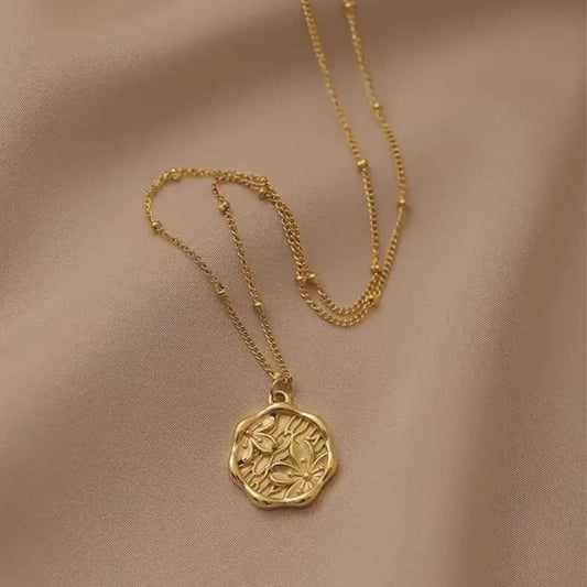 Stillness Still Locket Chain - Golden