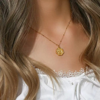 Stillness Still Locket Chain - Golden