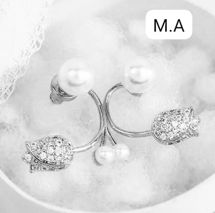 Tulip Ear Cuff